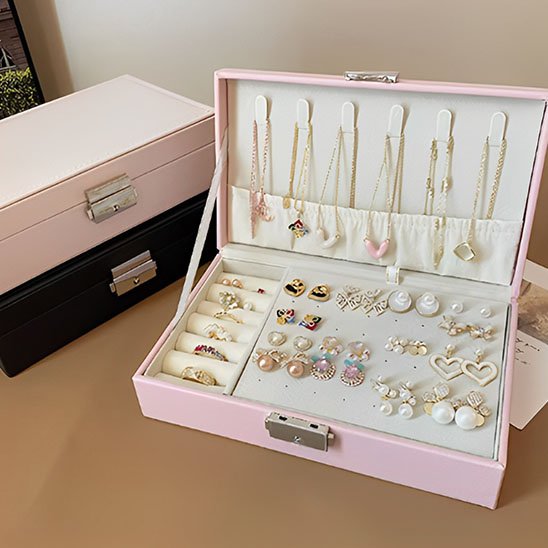 Boite à bijoux rose illustration