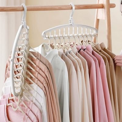 Cintre rangement dégradé chemises