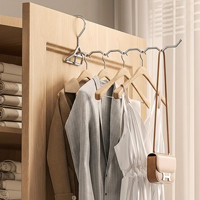 Cintre support vêtements et sac