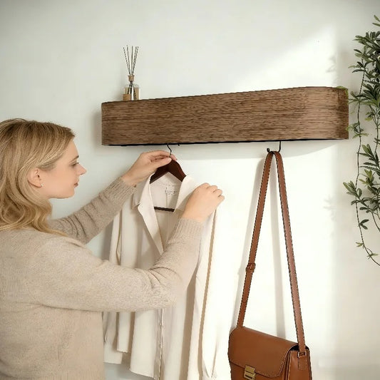 porte manteau mural bois chemise sac