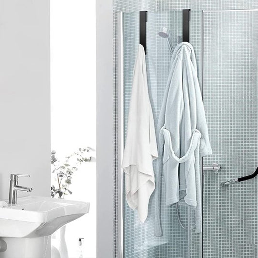 porte serviette salle de bain et peignoir