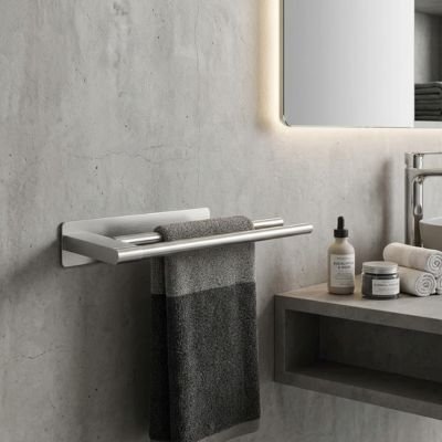 Porte serviette salle de bain gris double accroche sur mur