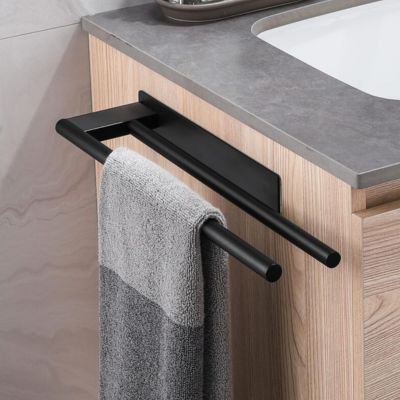 Porte serviette salle de bain noir double accroche côté lavabo